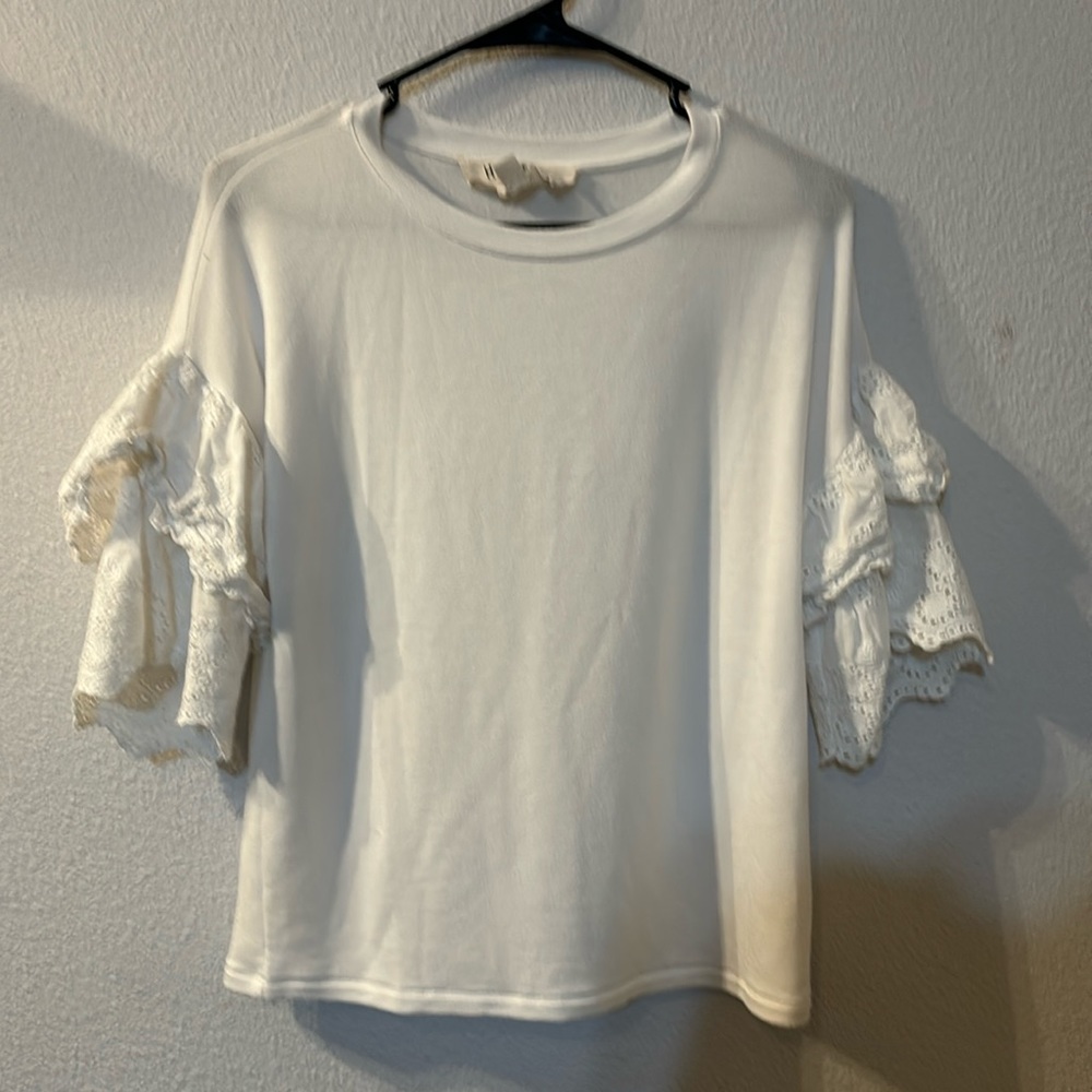 Hiatus ruffle sleeve white tee size XS